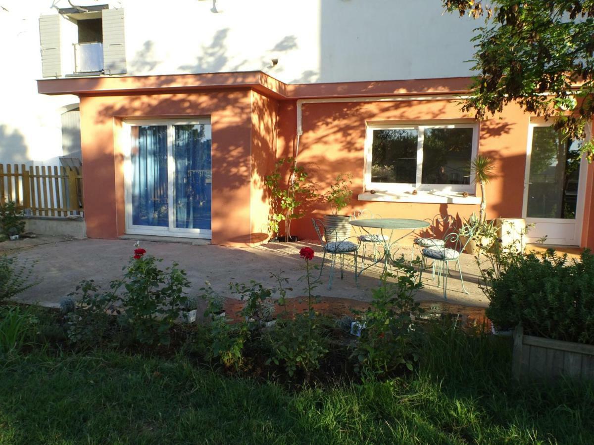 Domaine Du Petit Tournebelle Apartment Груисан Екстериор снимка