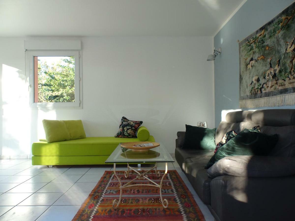Domaine Du Petit Tournebelle Apartment Груисан Екстериор снимка