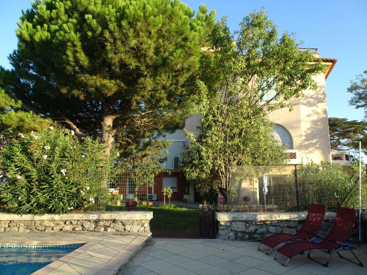 Domaine Du Petit Tournebelle Apartment Груисан Екстериор снимка